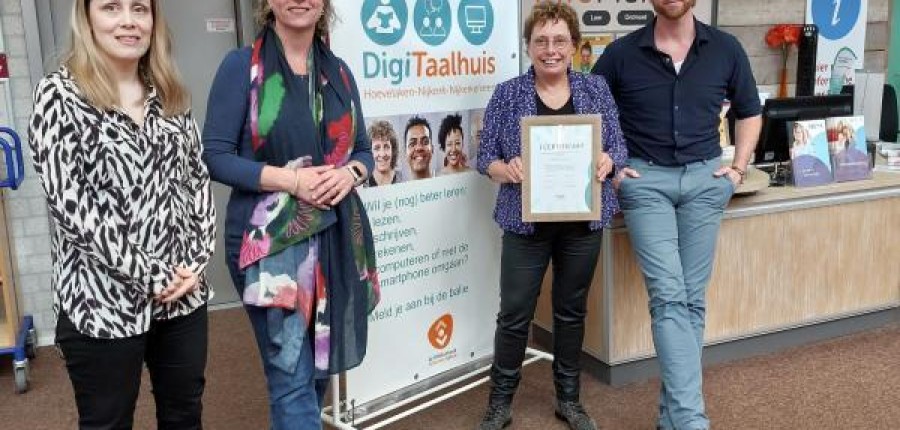 WegwijzerNijkerk_2024-foto-certificering-DigiTaalhuis_1.jpg